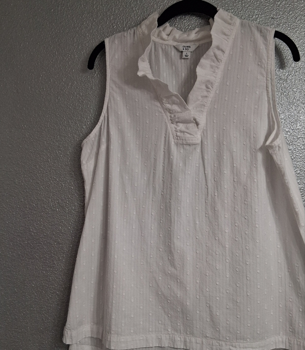 Crown & Ivy Swiss Dot Sleeveless Blouse     Size L - Picture 10 of 14